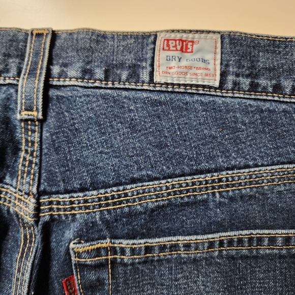 Classic Women's Dark Blue Jeans - Picture 7 of 8